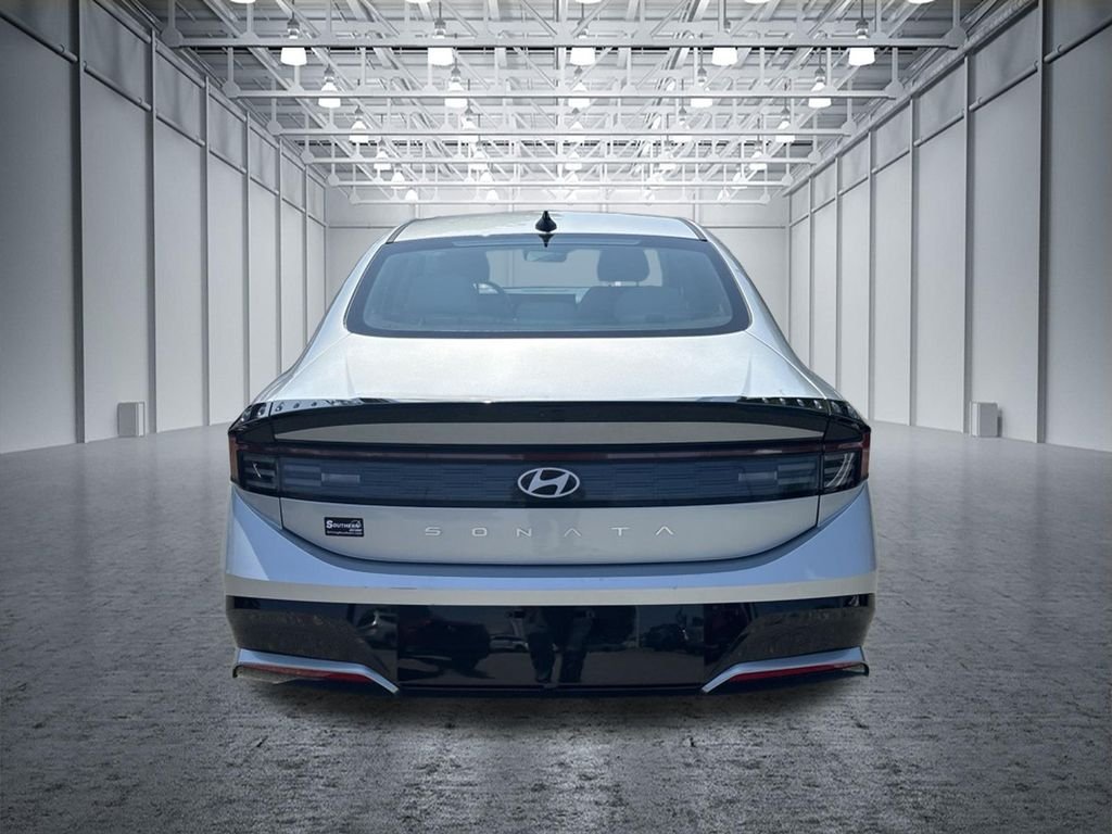 Used 2025 Silver Hyundai SEL image 4