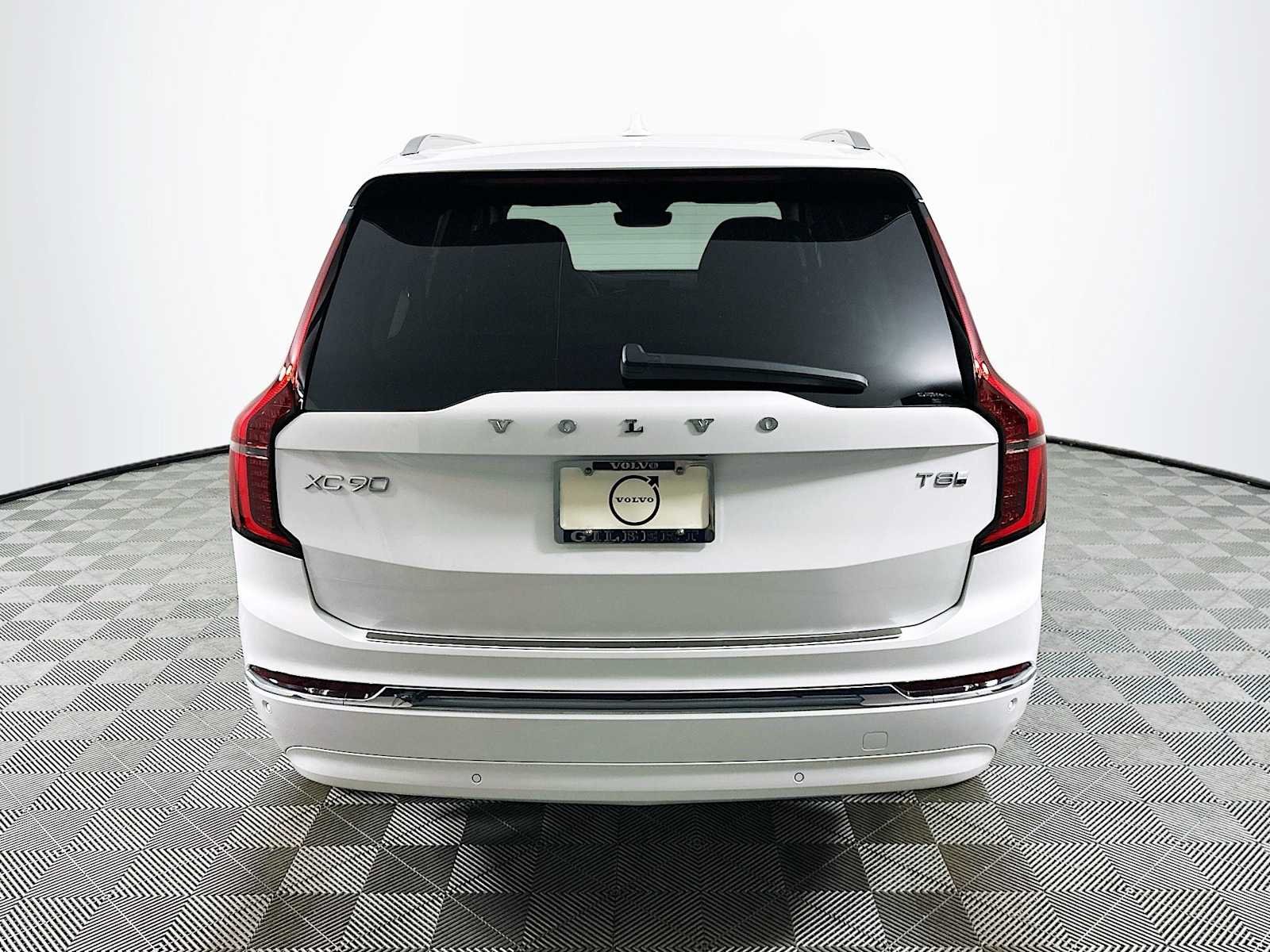 Certified Used 2025 Crystal White Volvo Plus image 6