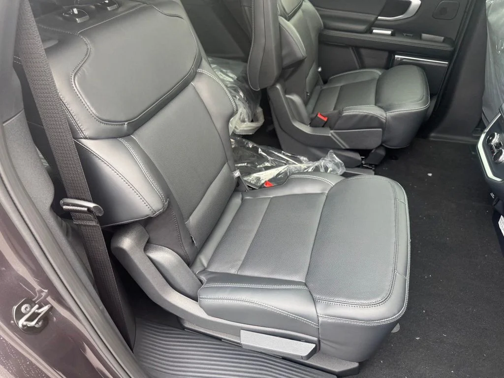 New 2027 Dark Matter Gray Metallic Ford MAX Platinum image 56