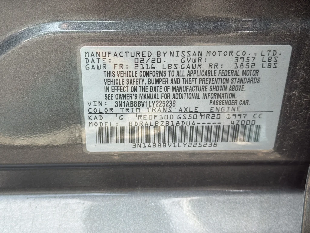 Used 2020 Gray Nissan S image 15