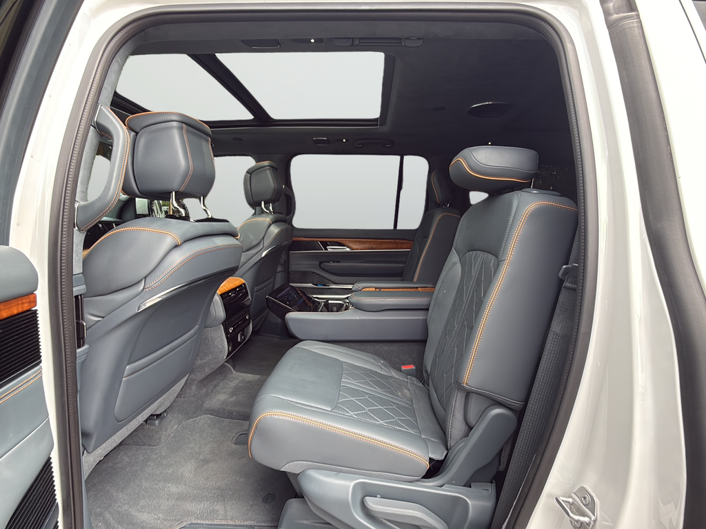 Used 2022 White Jeep Series III image 17