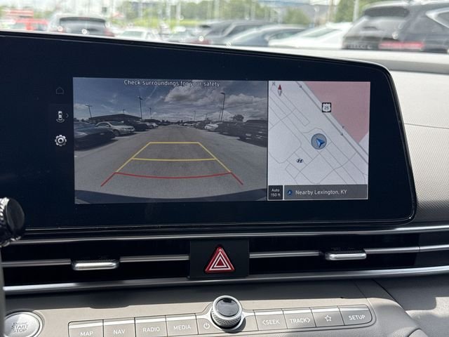 Used 2023 Black Hyundai SEL image 17