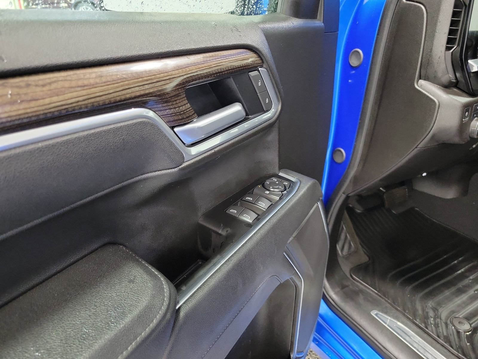 Used 2025 Blue Chevrolet LT image 7