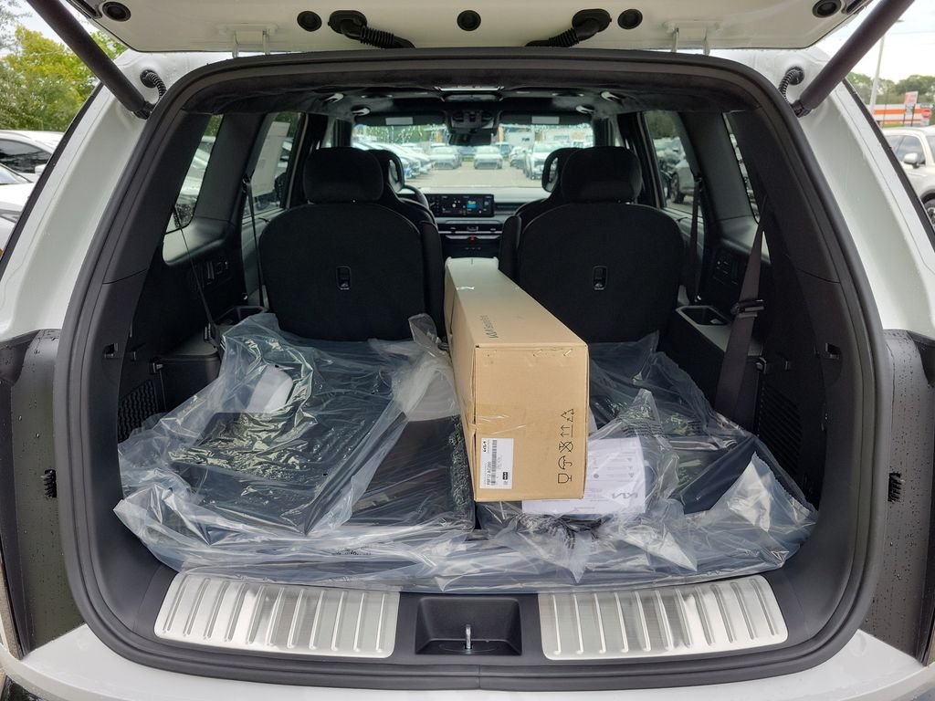 New 2027 Glacial White Pearl Kia X-Line SX Prestige image 15