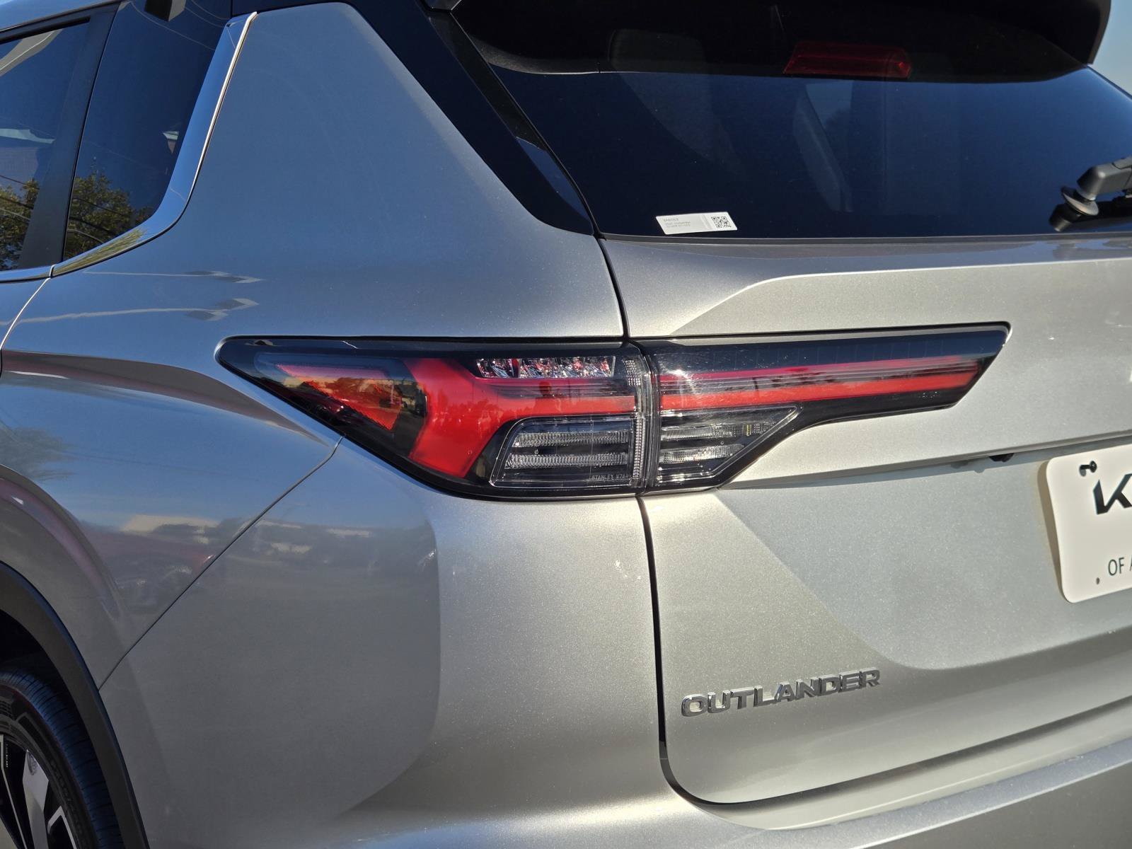 2025 Mitsubishi Outlander SE - Photo 10