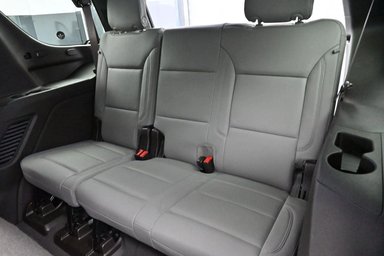 Used 2024 Sterling Gray Metallic Chevrolet Z71 image 33