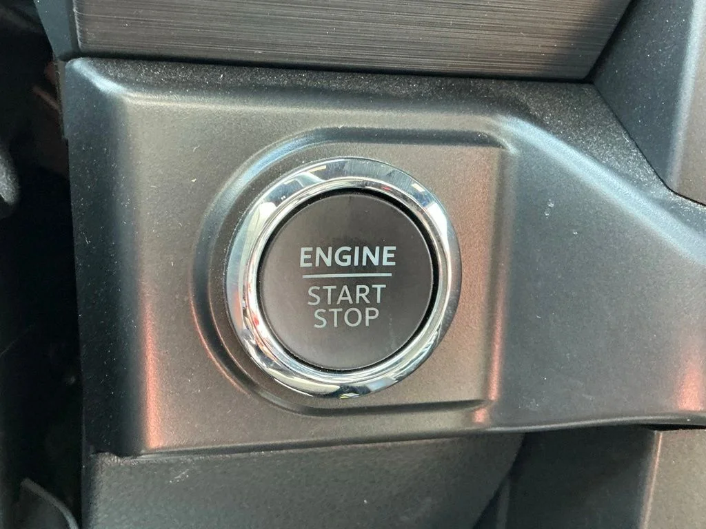Used 2024 Blue Ford XLT image 40