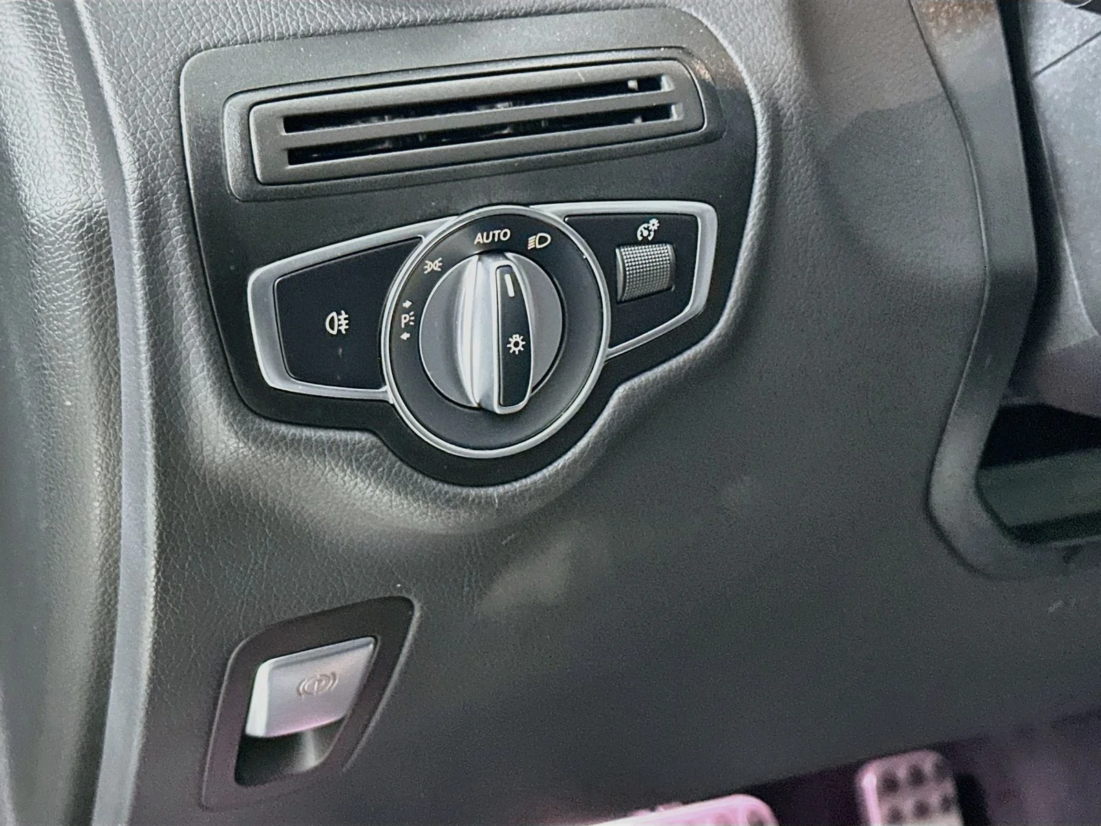 Used 2022 Black Mercedes-Benz GLC 300 image 10