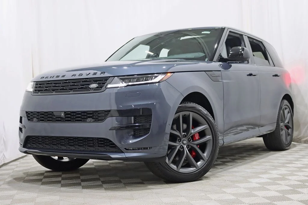 Used 2024 Blue Land Rover Dynamic SE image 6