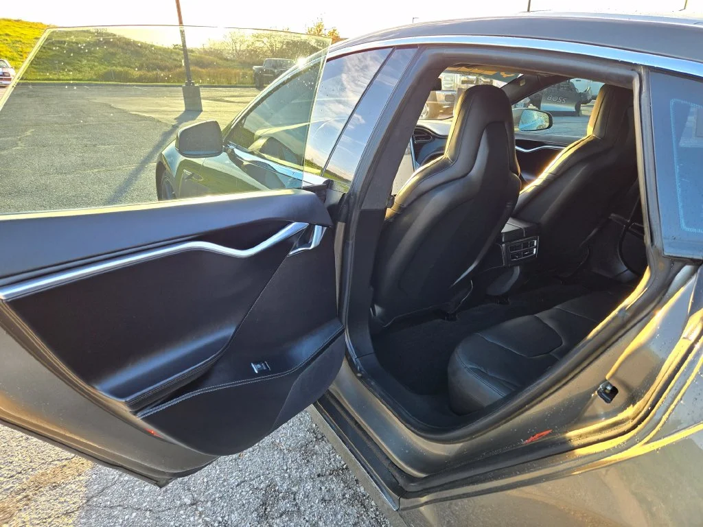 Used 2016 Gold Tesla 90D image 24