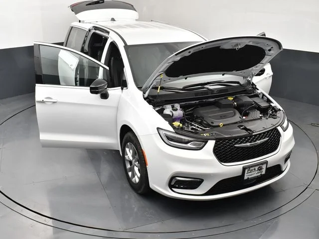2026 Chrysler Pacifica Select - Photo 25