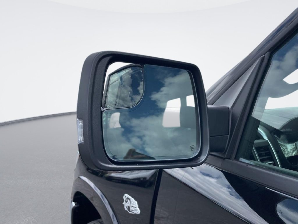 New 2026 Diamond Black Crystal Pearl-Coat Exterior Paint RAM Big Horn/Lone Star image 14