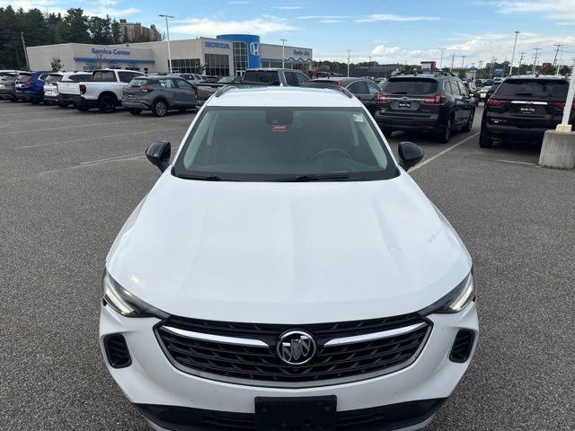 Used 2021 White Buick Essence image 4