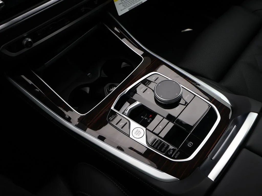 New 2026 White BMW xDrive40i image 28