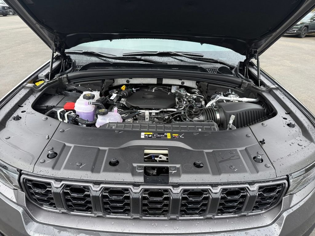 New 2026 Baltic Gray Metallic Clear-Coat Exterior Paint Jeep Altitude image 20