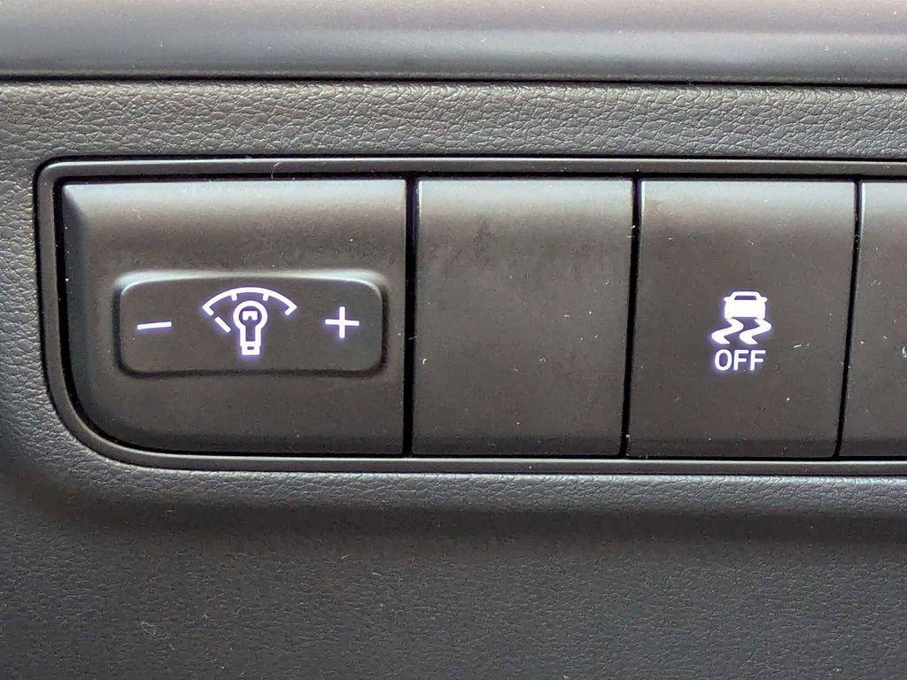 New 2026 Black Hyundai SE FWD image 25