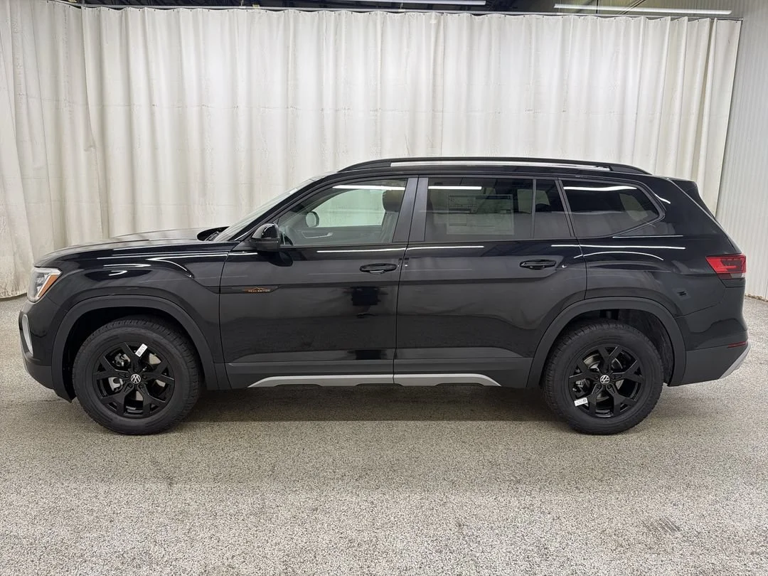New 2026 Deep Black Pearl Volkswagen 2.0T Peak Edition image 6