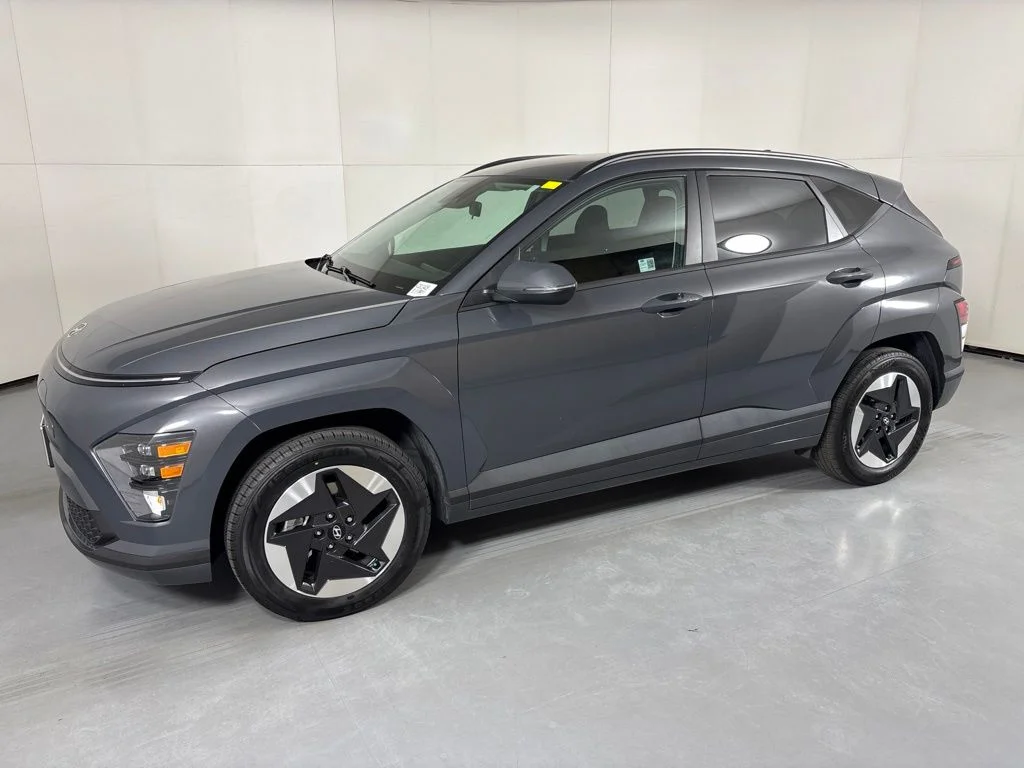 Used 2024 Gray Hyundai SEL image 4