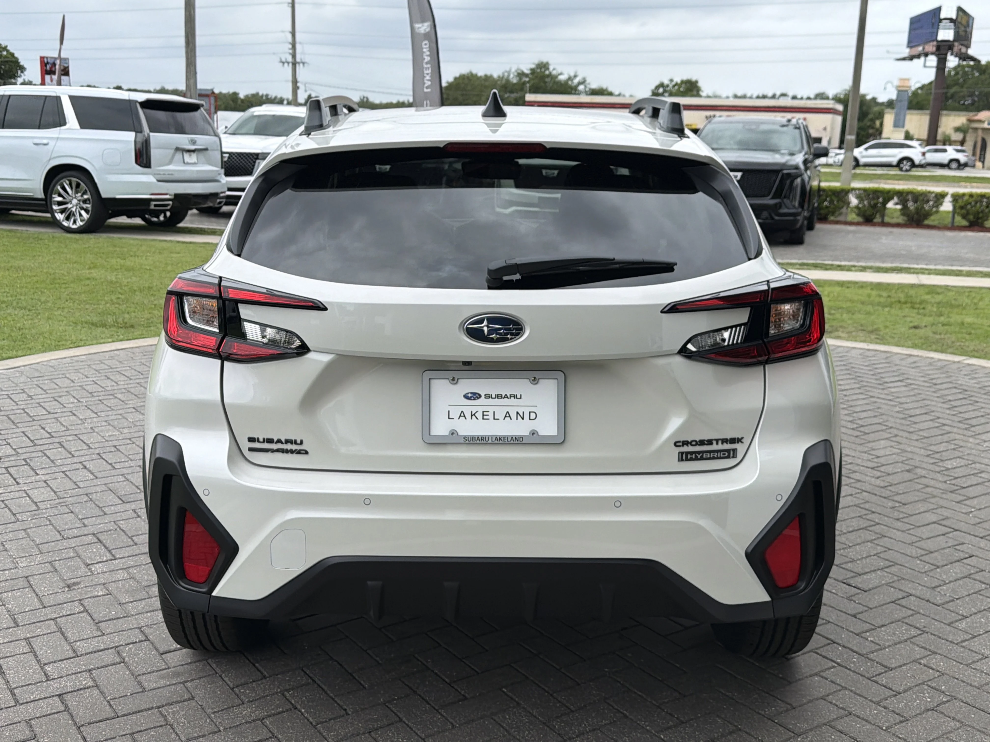 New 2026 CRYSTAL WHITE PEARL Subaru Limited Hybrid image 5