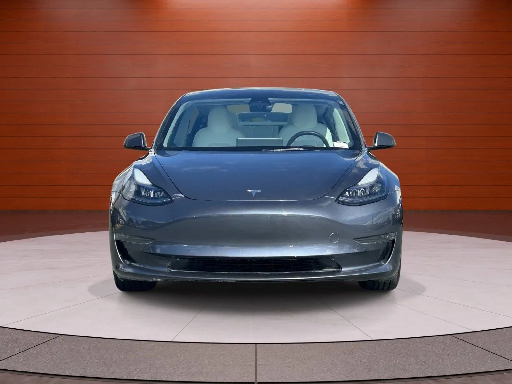 Used 2023  Tesla Base image 6