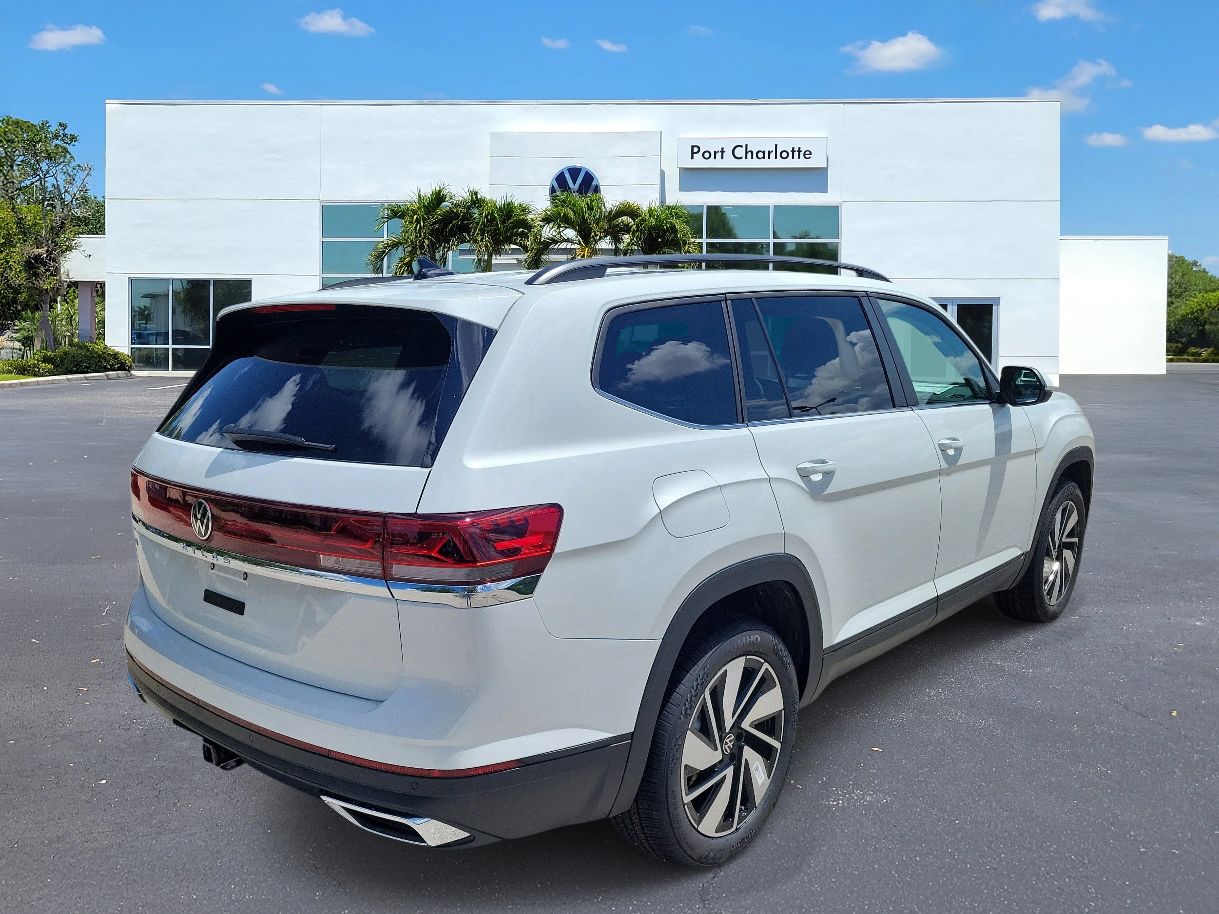 New 2026 White Volkswagen 2.0T SE w/Technology image 33