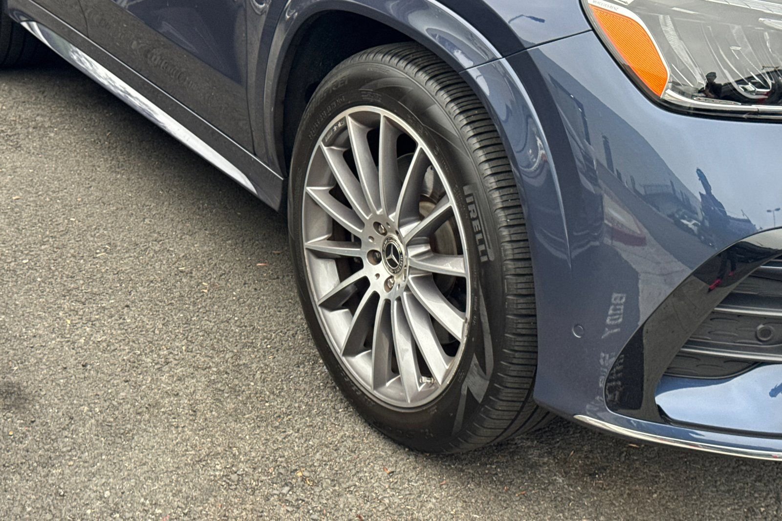 Used 2025 Blue Mercedes-Benz GLE 450 image 7