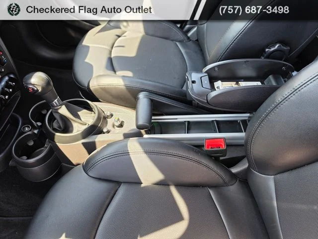 Used 2015 Blazing Red MINI Base image 33