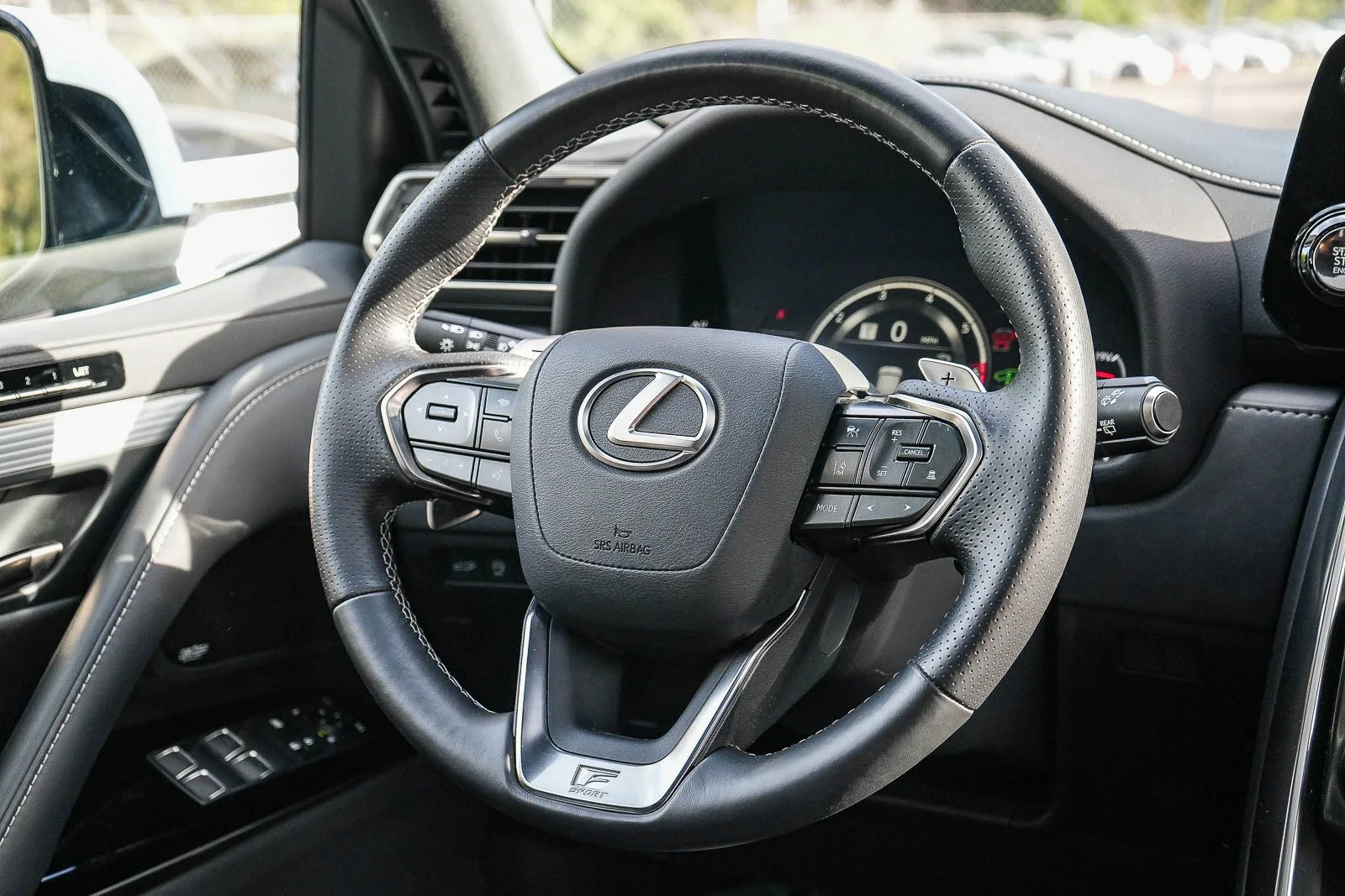 2024 Lexus LX F-Sport - Photo 15