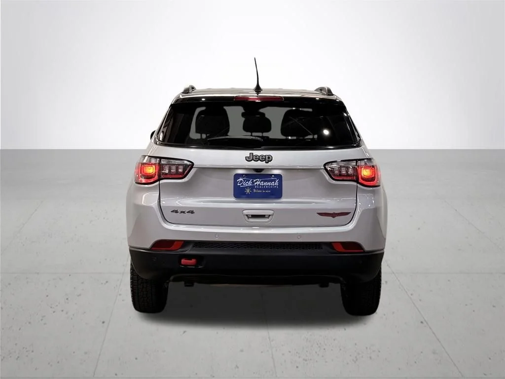 Used 2024 Silver Jeep Trailhawk image 11
