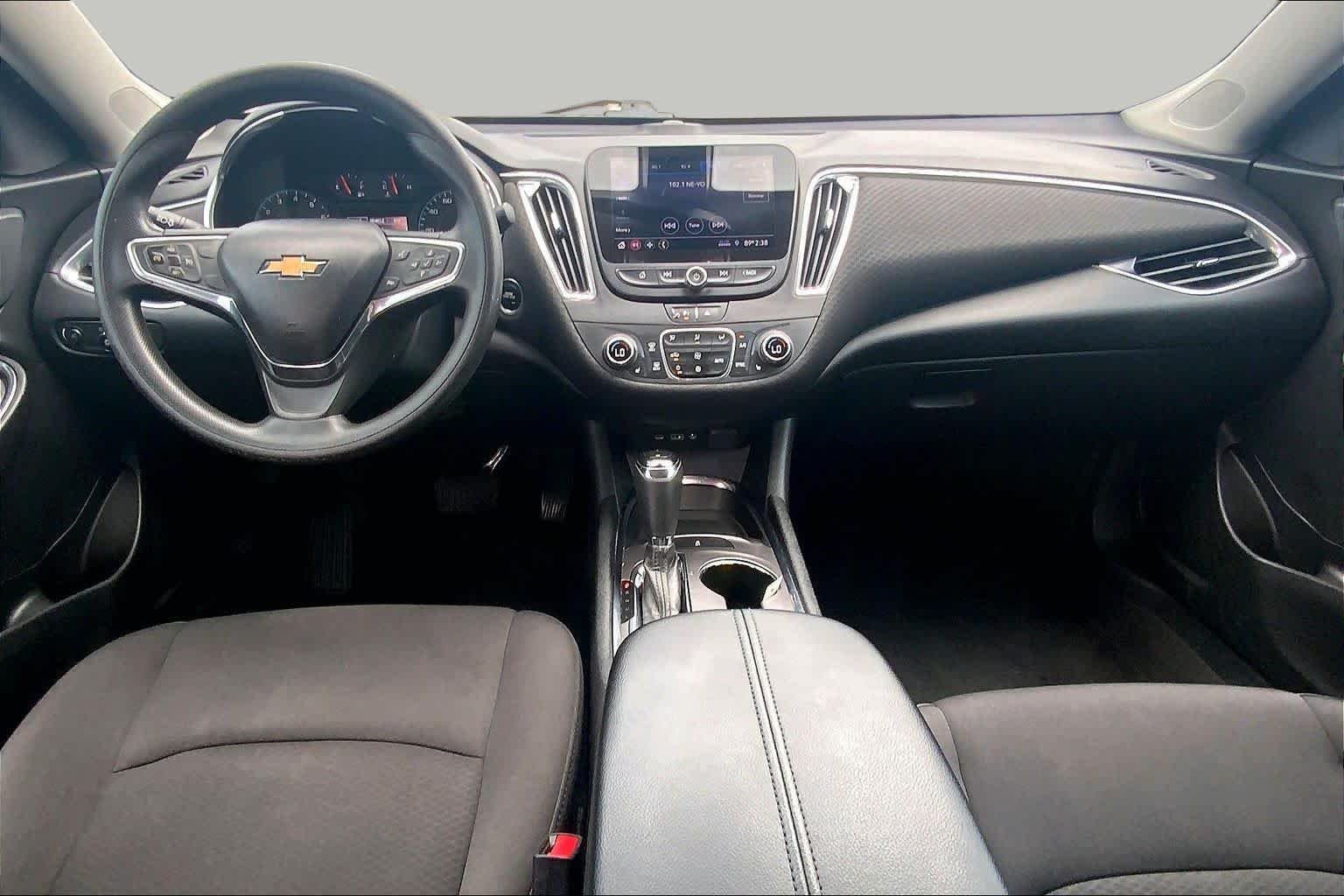 Used 2020 Summit White Chevrolet LT image 15
