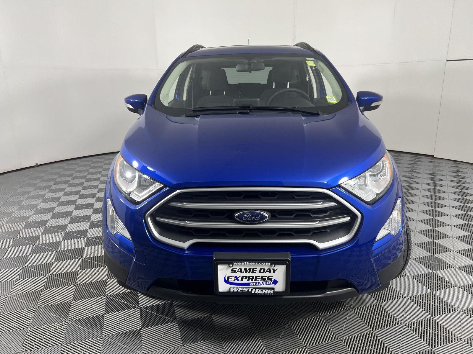 Used 2022 Lightning Blue Ford SE image 6