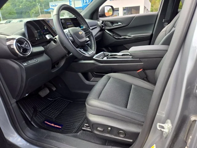 Used 2025 Gray Chevrolet LT image 10