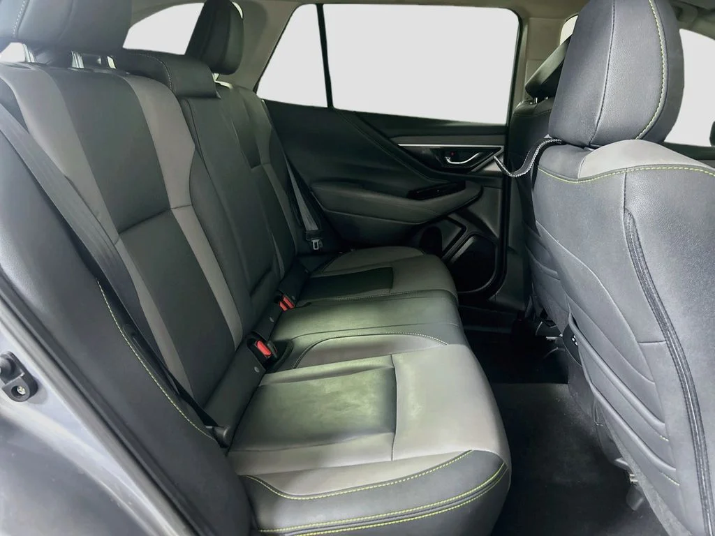 Used 2023 Ice Silver Metallic Subaru Onyx Edition image 29