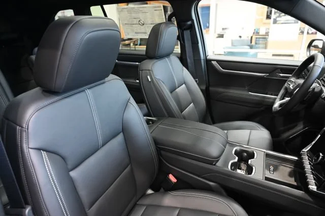 2026 GMC Acadia Elevation - Photo 8