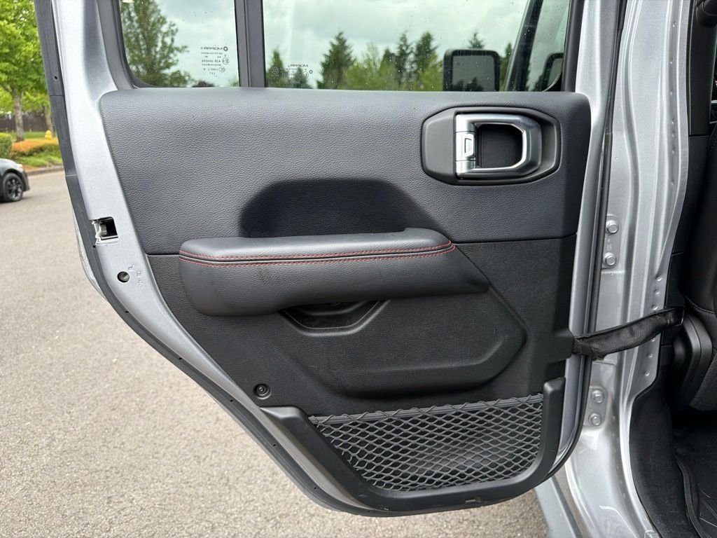 Used 2018 Billet Silver Metallic Clearcoat Jeep Unlimited Rubicon image 31