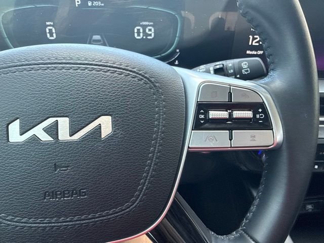 Used 2024 White Kia LX image 30