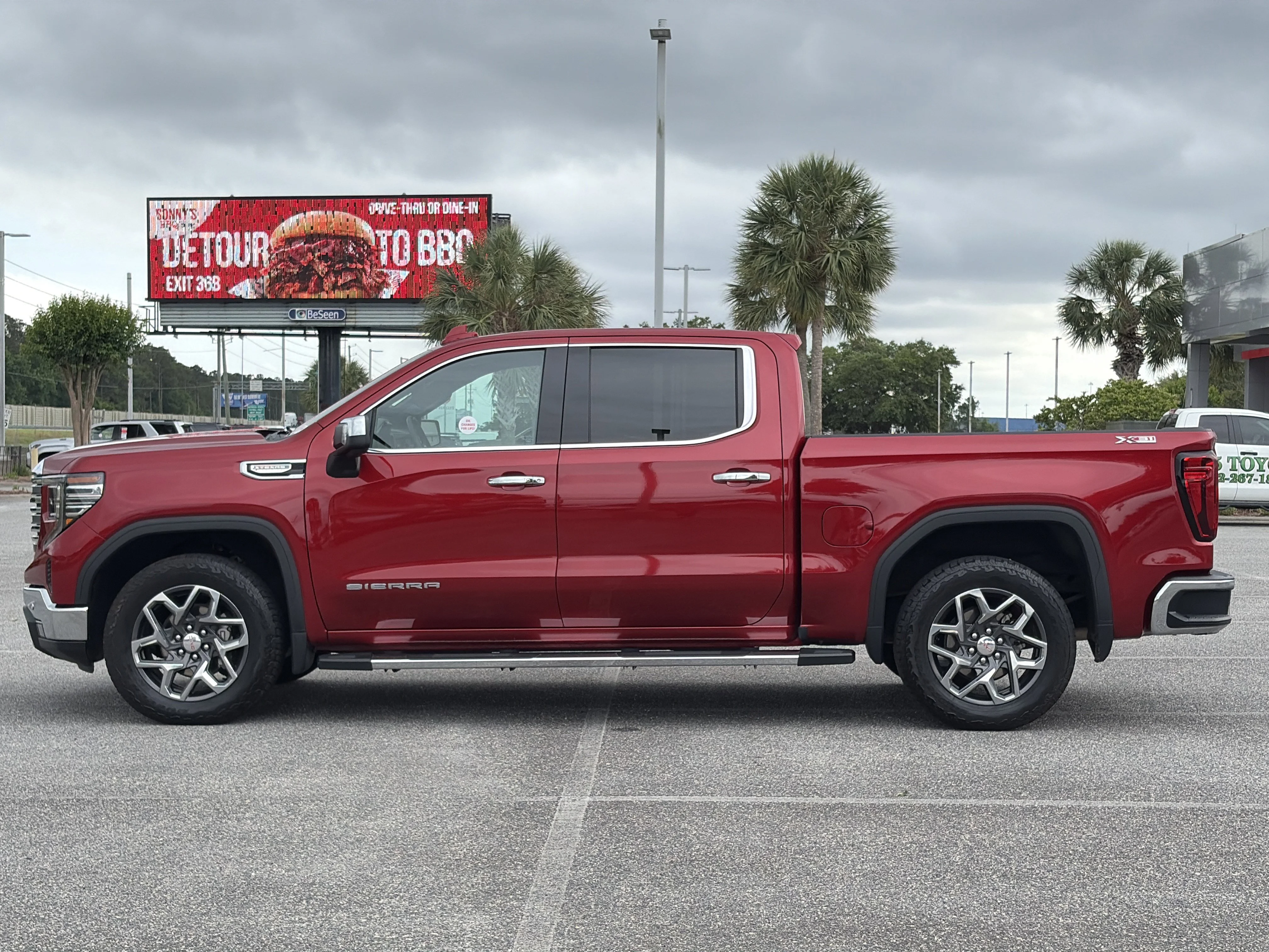 2024 GMC Sierra 1500 SLT - Photo 29