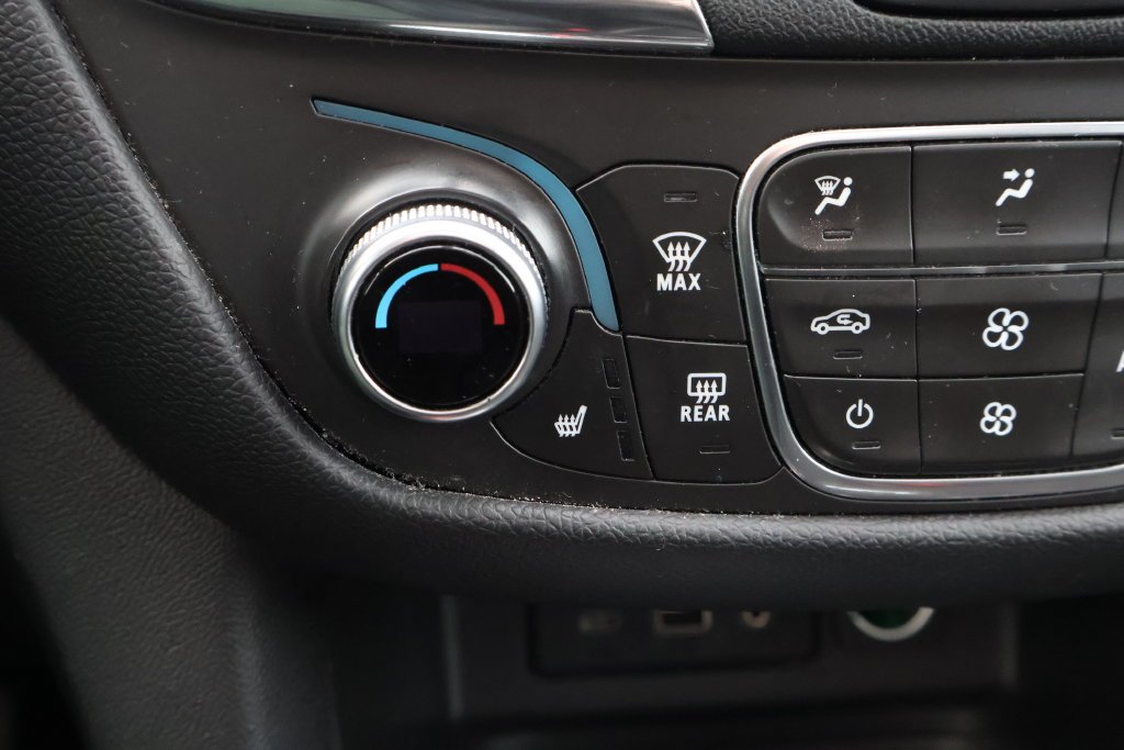 Used 2019 KINETIC BLUE METALLIC Chevrolet LT image 26