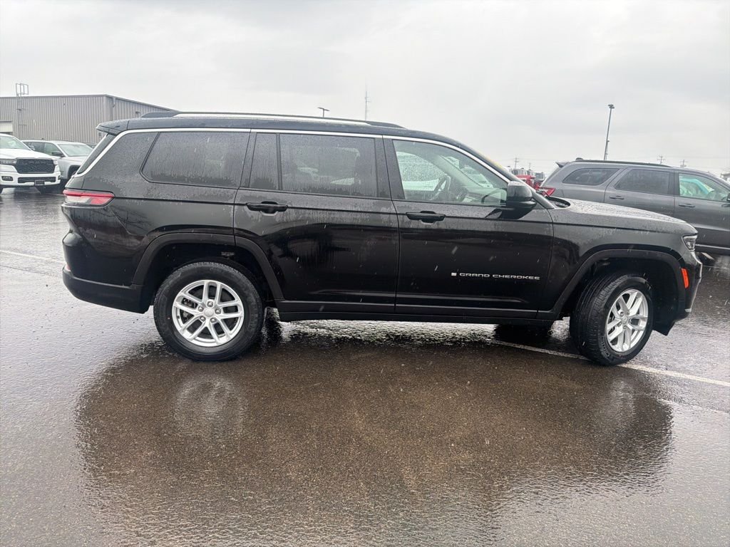 Used 2023 Black Jeep Laredo image 8