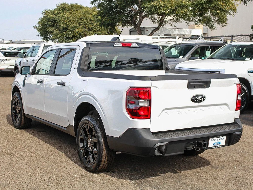 New 2025 White Ford XLT image 6