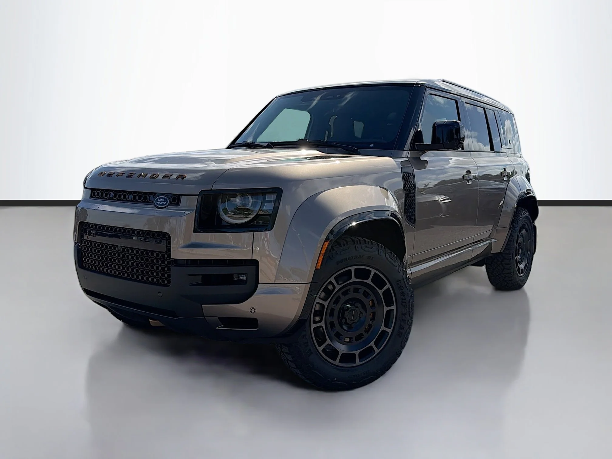 New 2026 Petra Copper Land Rover OCTA image 1