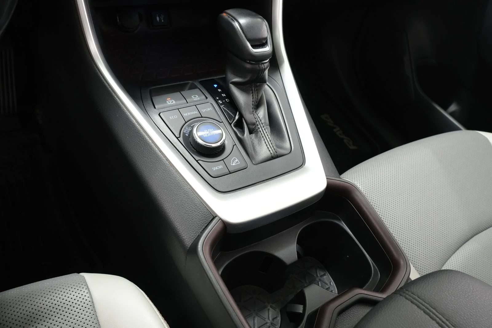 Used 2019 Silver Toyota Limited image 22
