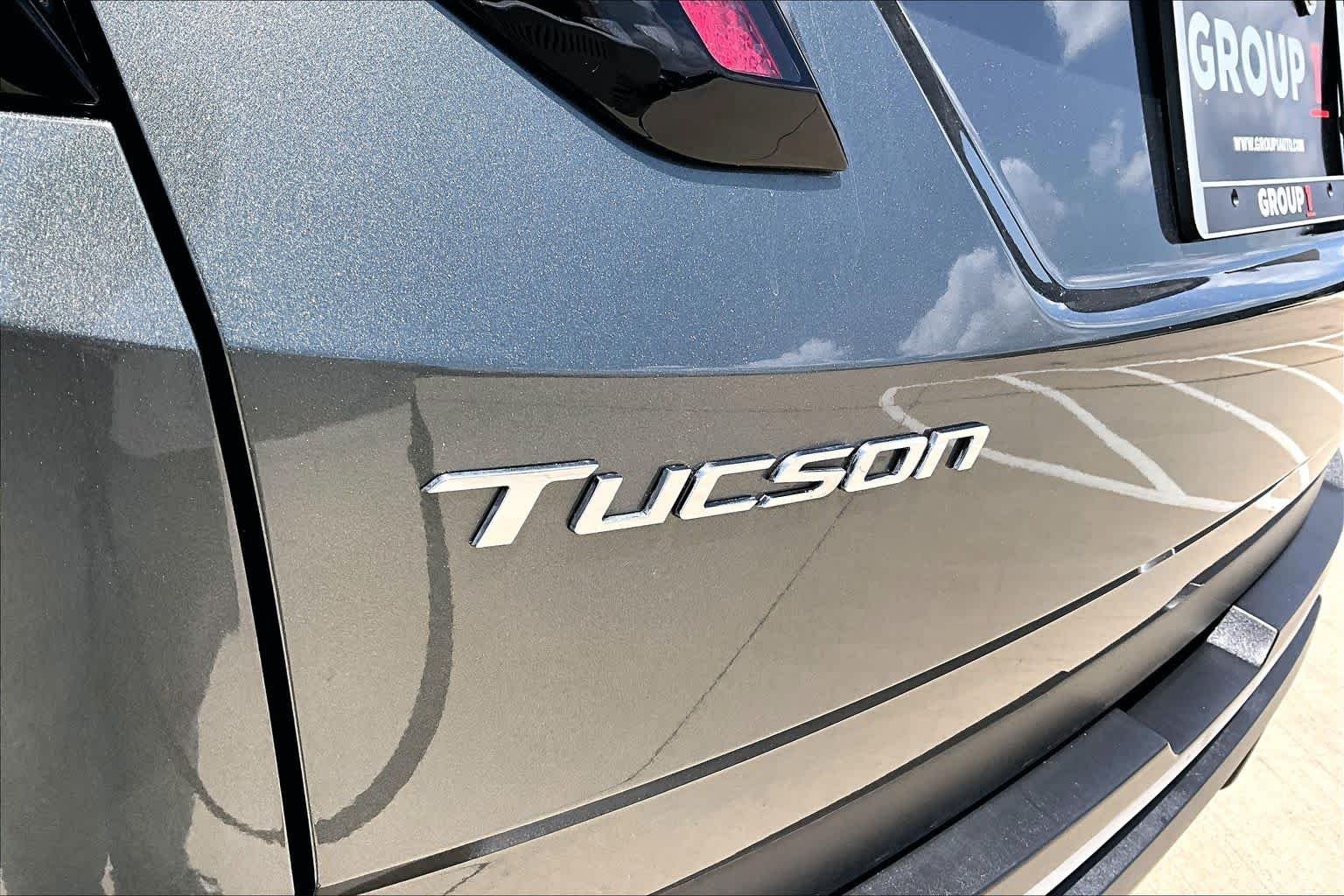 Used 2023 Amazon Gray Hyundai SEL image 29