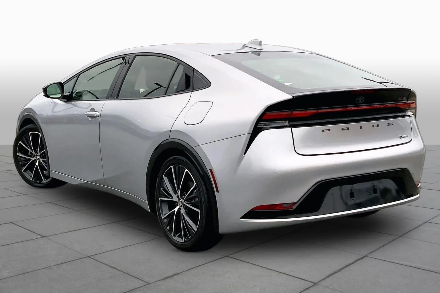 Used 2023 Cutting Edge Toyota XLE image 11