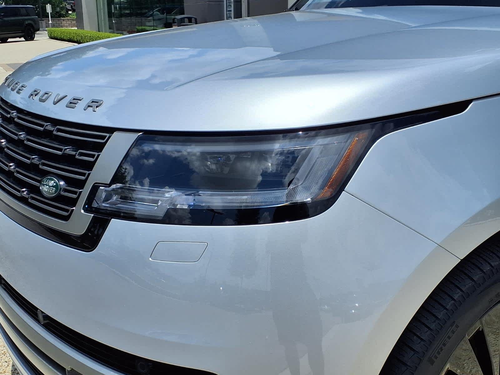 2025 Land Rover Range Rover SE - Photo 8