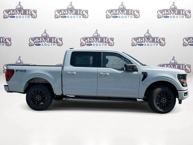 New 2026 White Ford XLT image 2