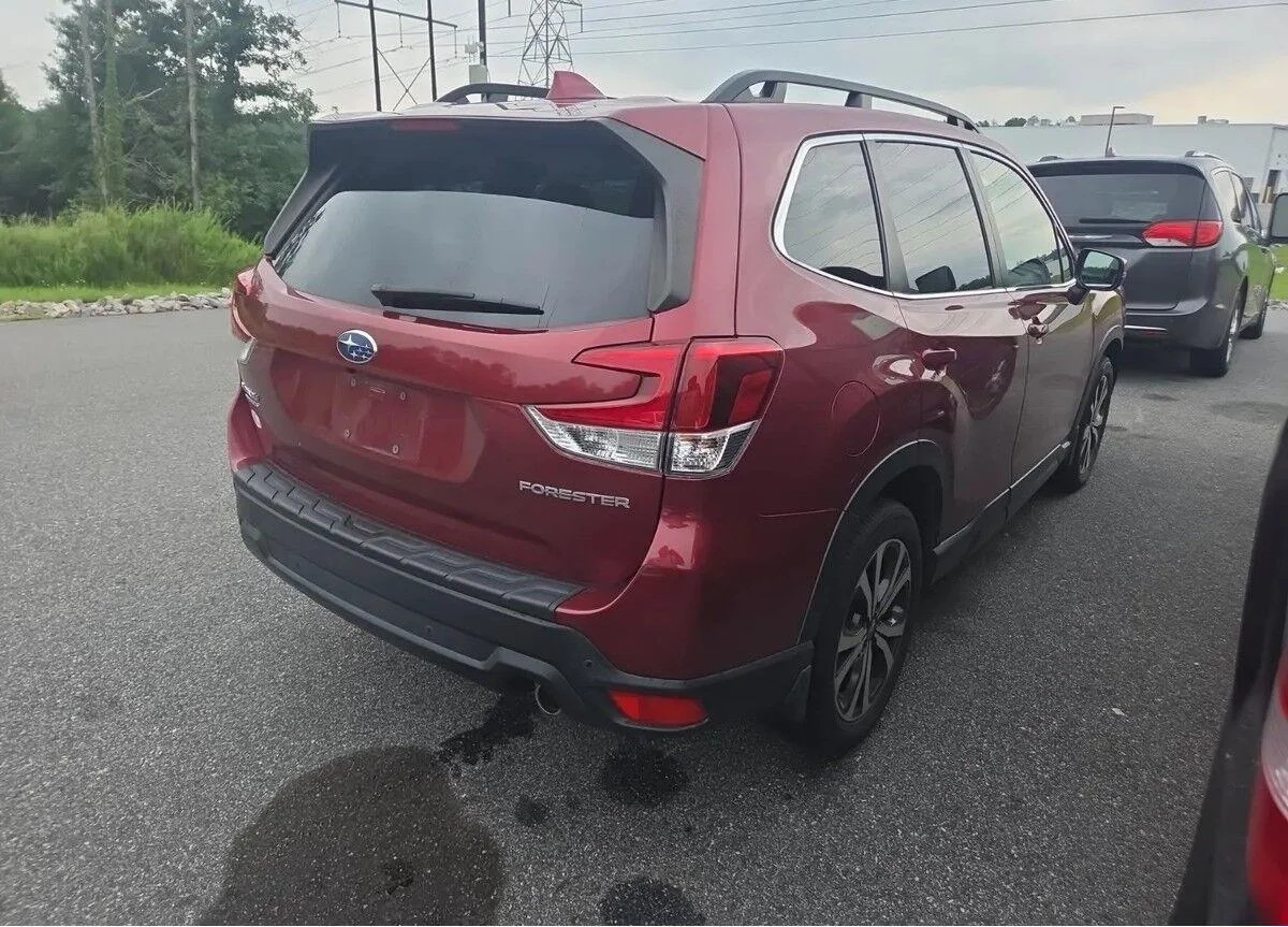 Used 2023 Crimson Red Pearl Subaru Limited image 3