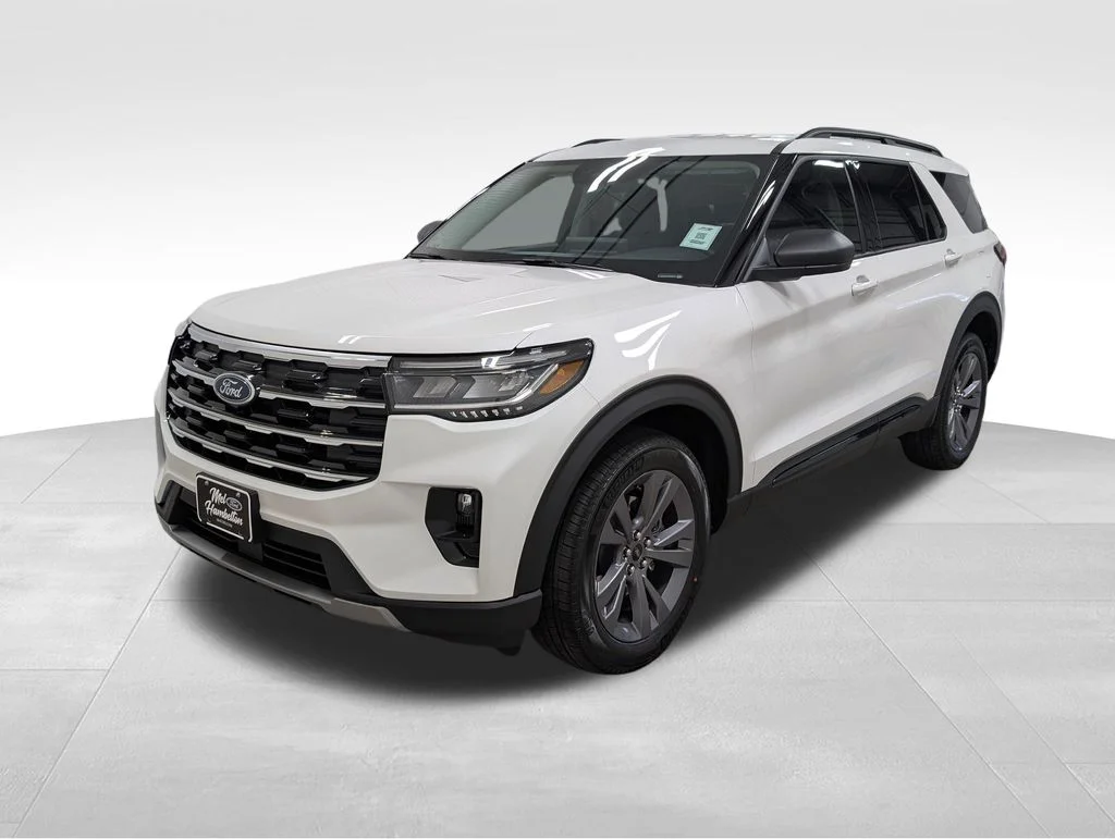 New 2026 Star White Metallic Tri-Coat Ford Active image 17