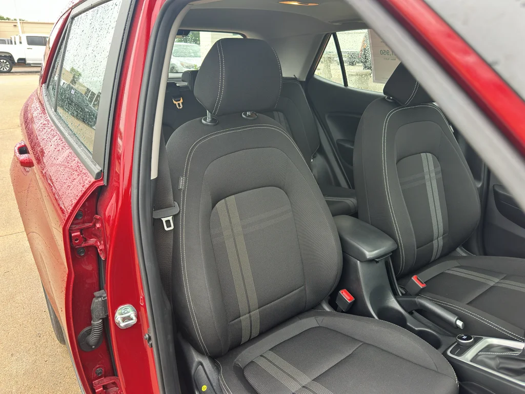 Used 2025 Ultimate Red Hyundai SEL image 29