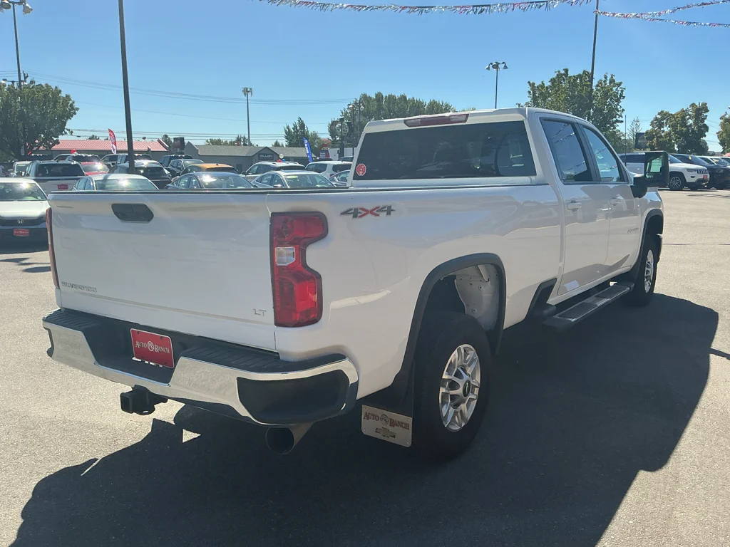 Used 2025 SUMMIT WHITE Chevrolet LT image 5